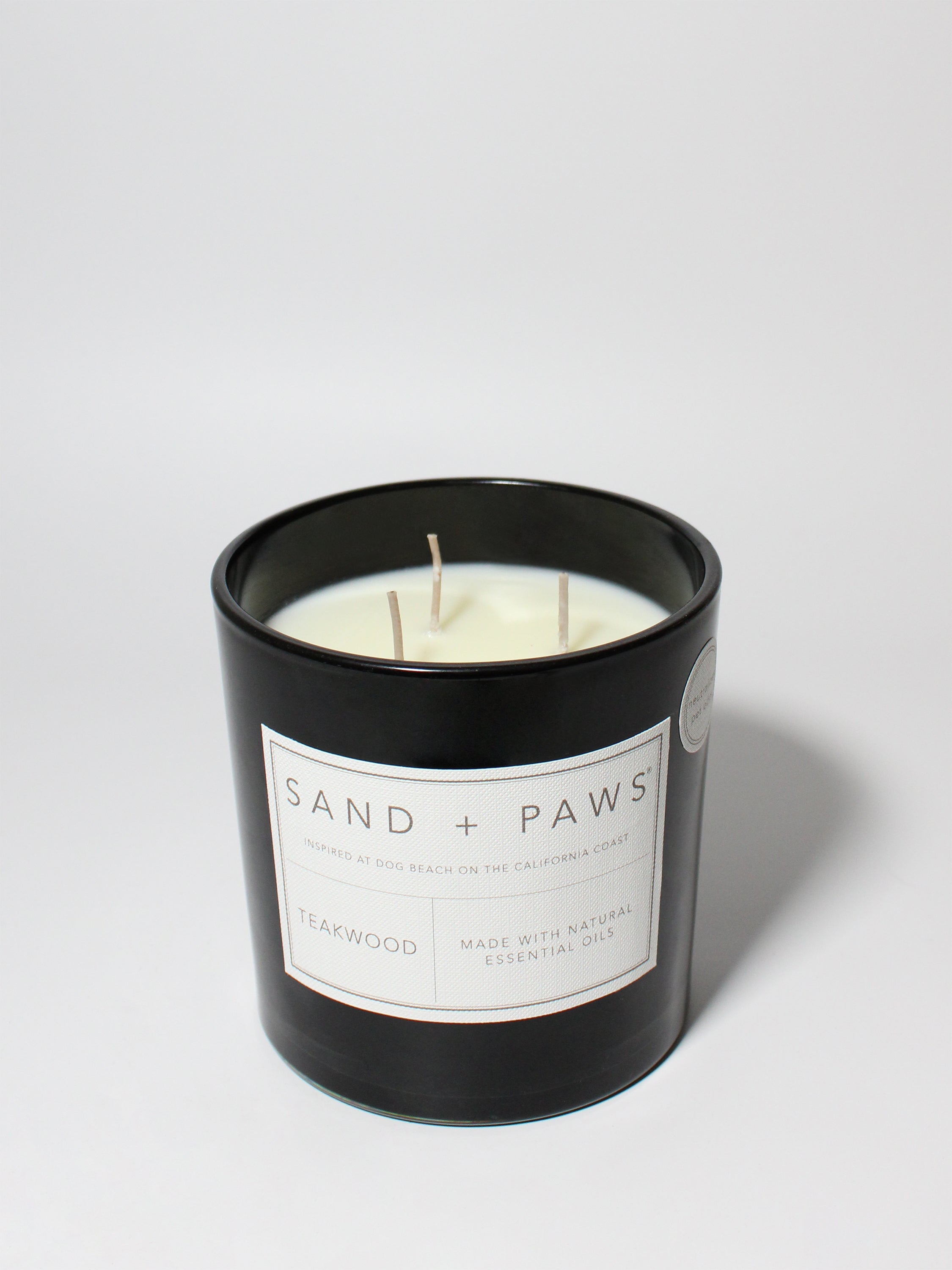 Sand + Paws Teakwood 21 oz scented candle - Signature Scent