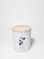 White Flowers Natural Home 11.5 oz scented candle - Signature Scent