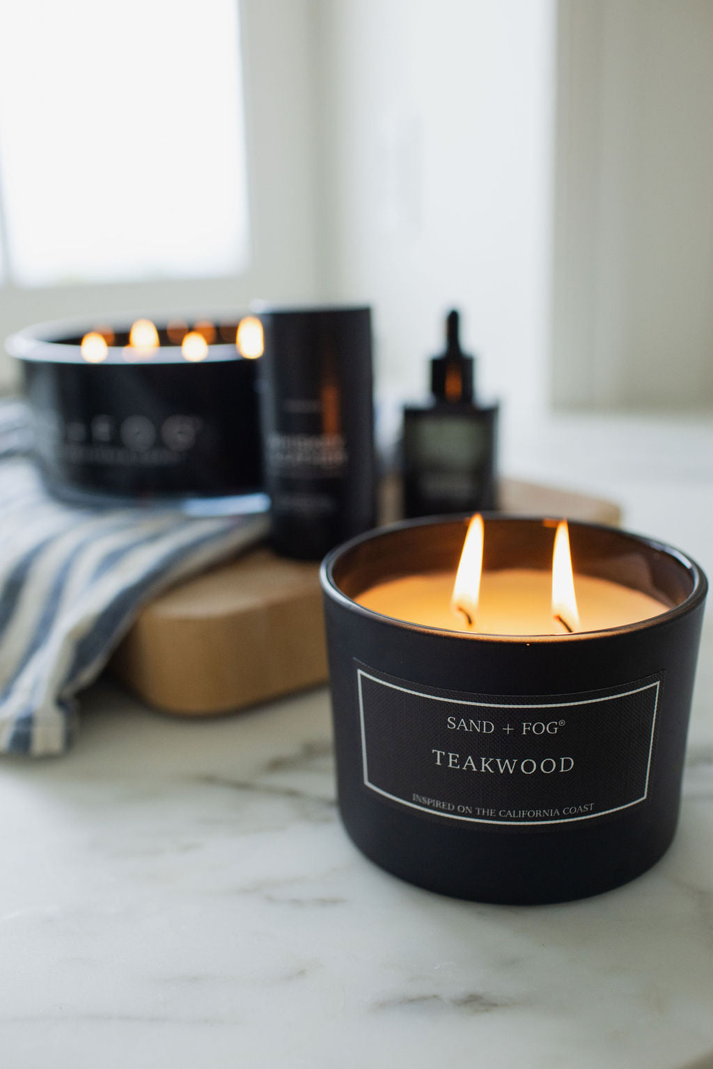 Teakwood 12 oz scented candle - Scented Candle