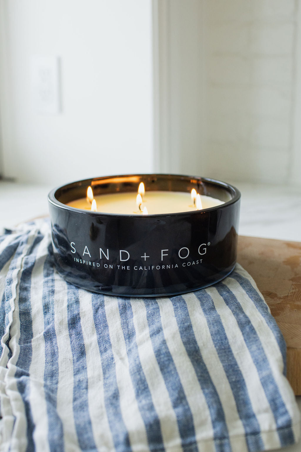Teakwood 34 oz scented candle - Scented Candle