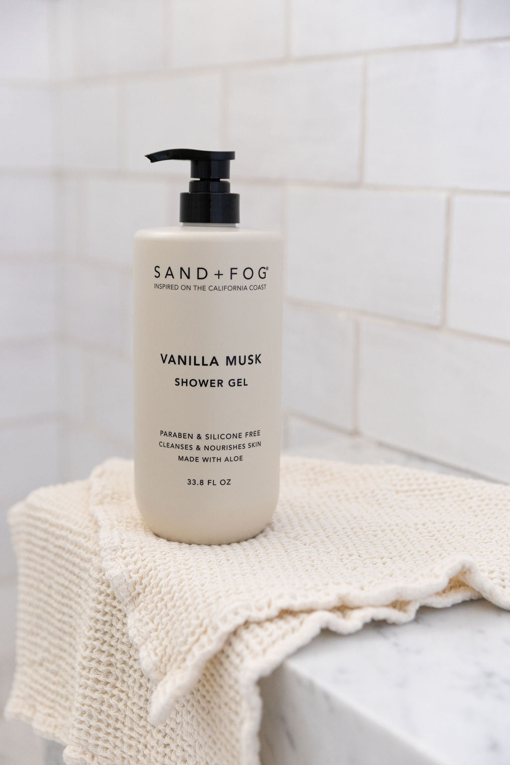 Vanilla Musk 33.8 oz oz Body Wash - Refreshing Care